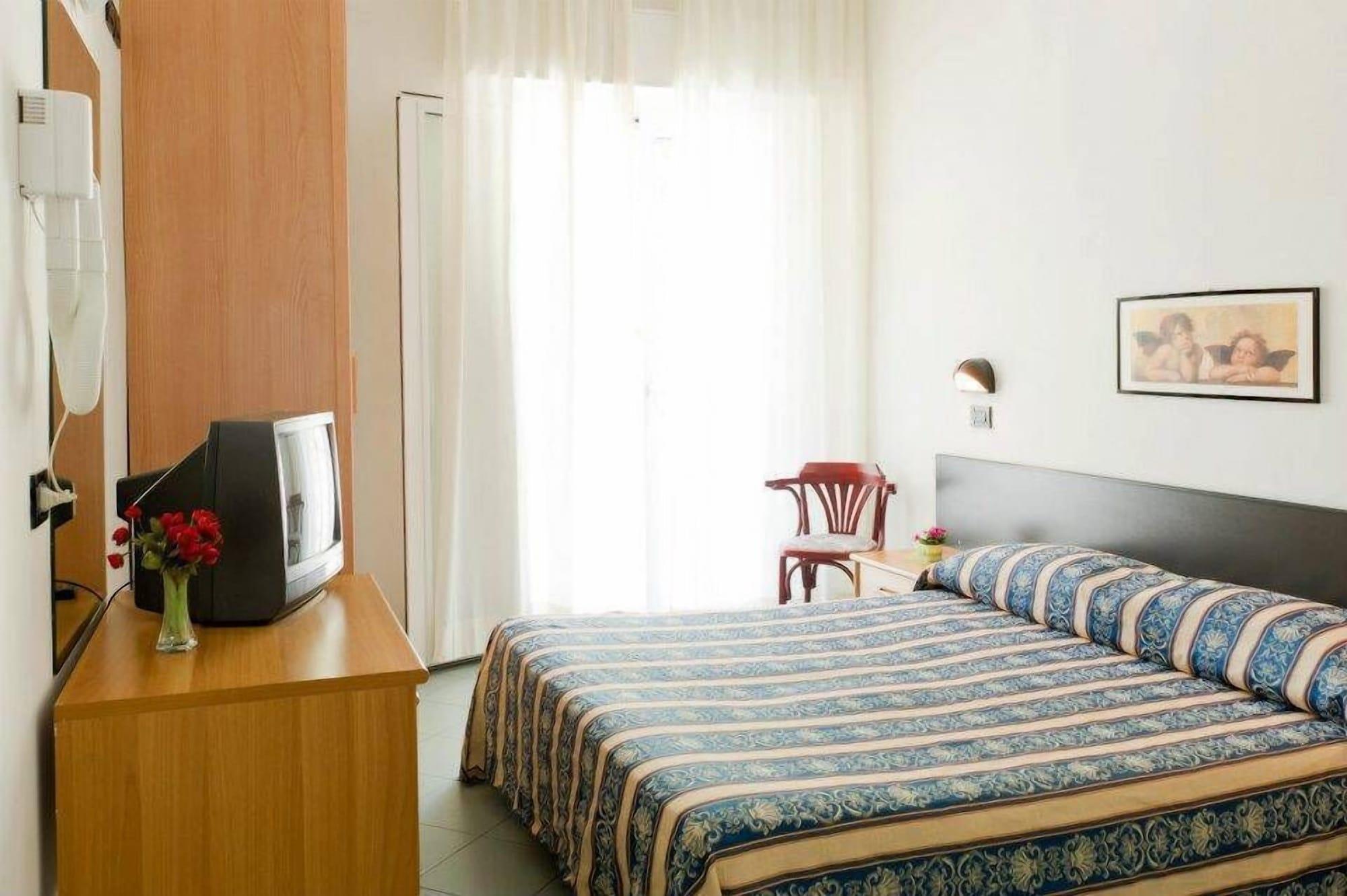 Hotel St Pierre Римини Экстерьер фото