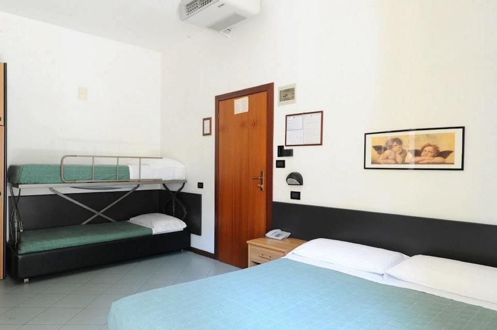 Hotel St Pierre Римини Экстерьер фото