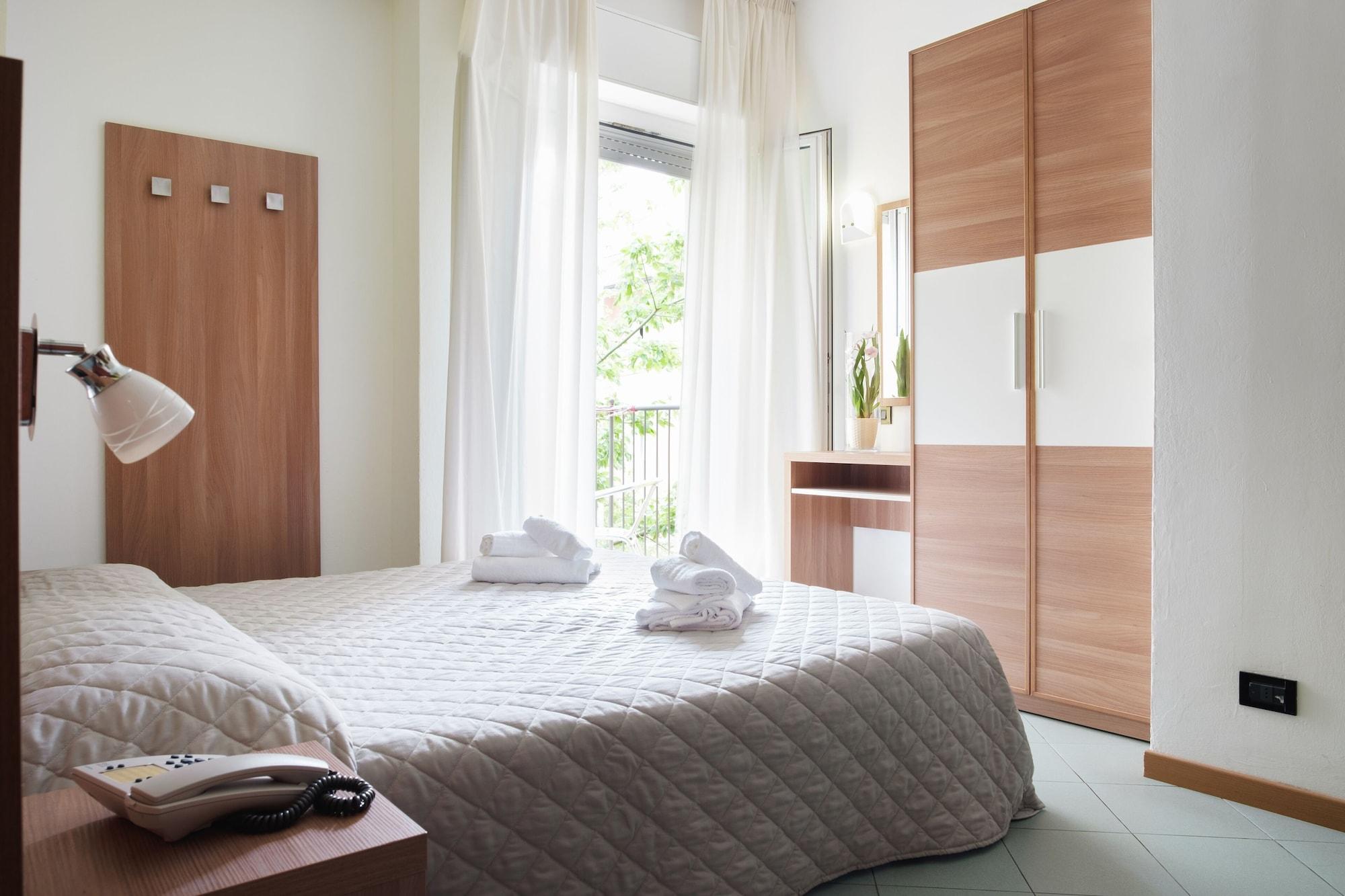 Hotel St Pierre Римини Экстерьер фото