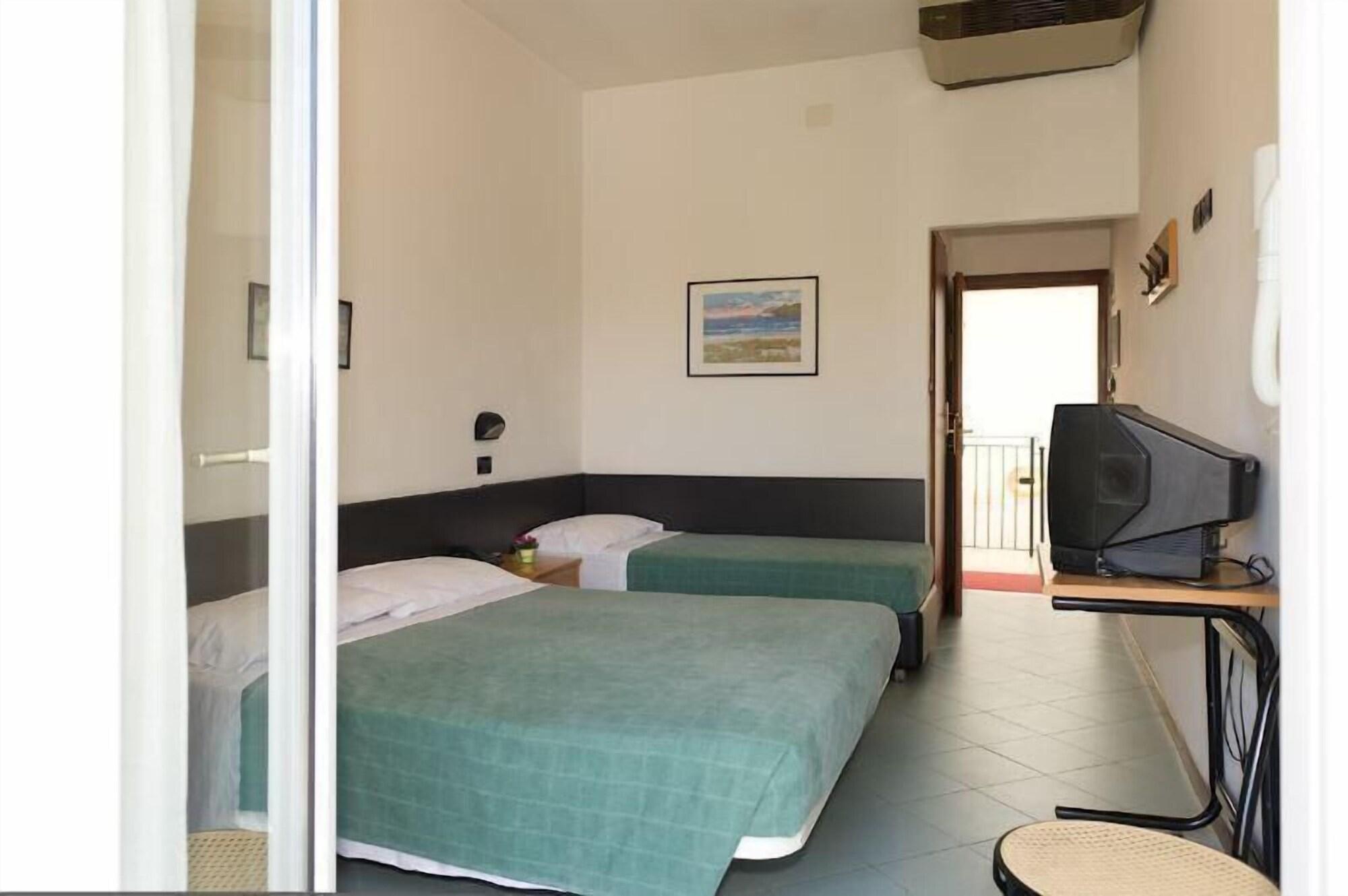 Hotel St Pierre Римини Экстерьер фото