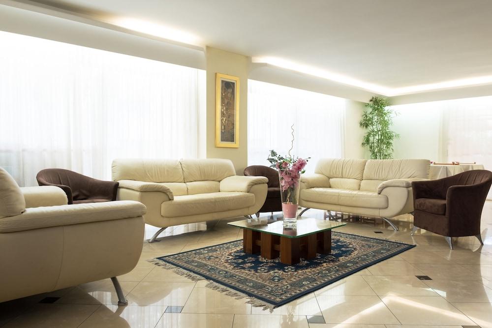 Hotel St Pierre Римини Экстерьер фото