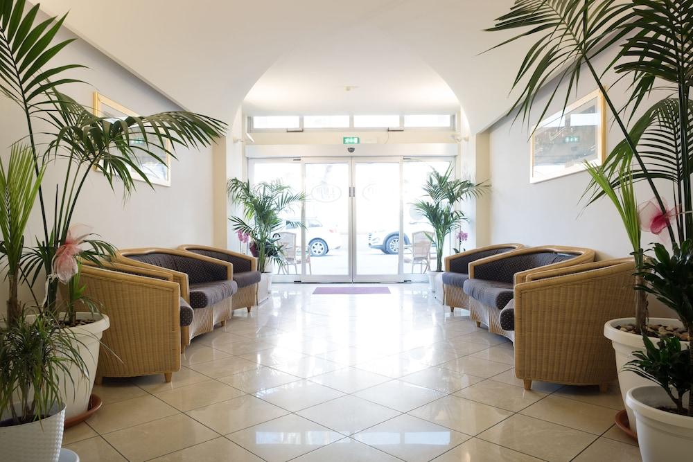 Hotel St Pierre Римини Экстерьер фото