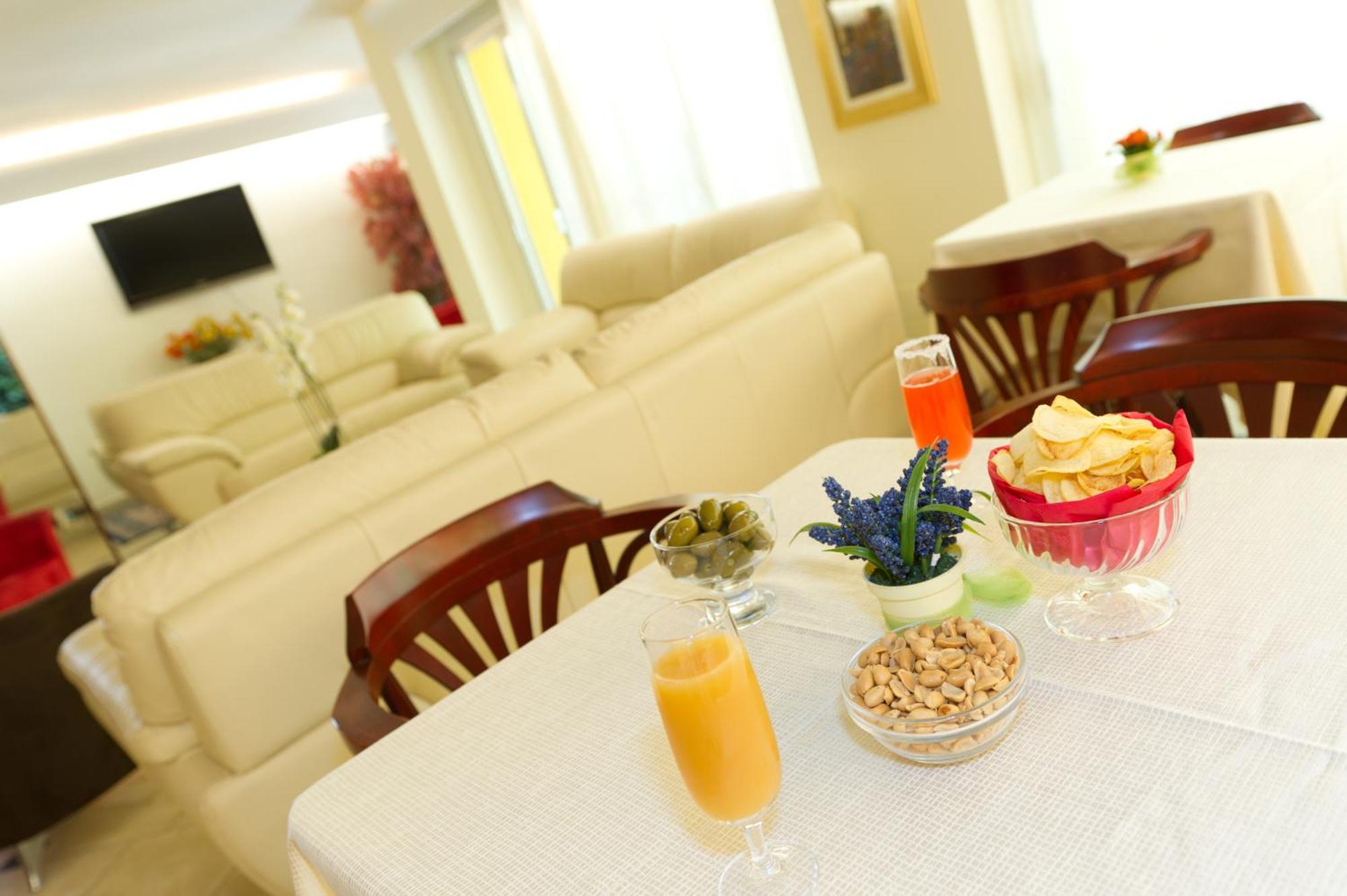 Hotel St Pierre Римини Экстерьер фото