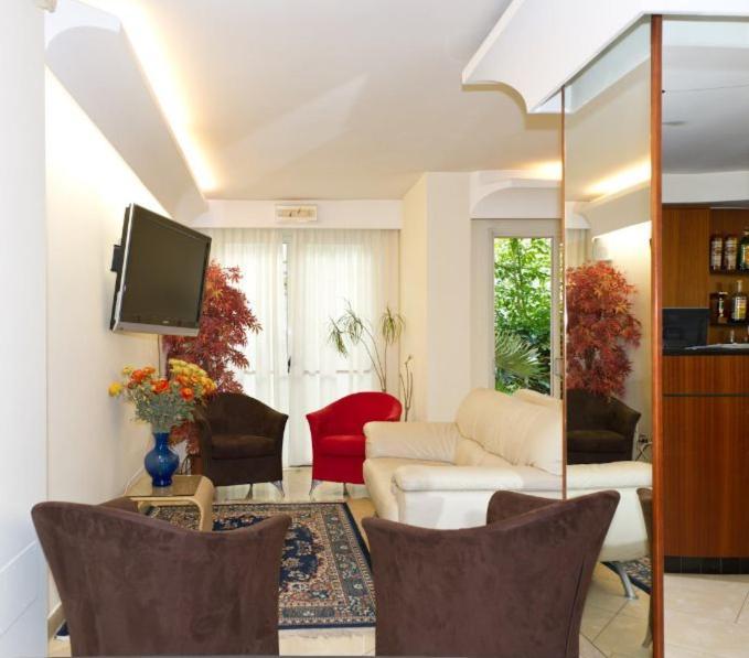 Hotel St Pierre Римини Экстерьер фото