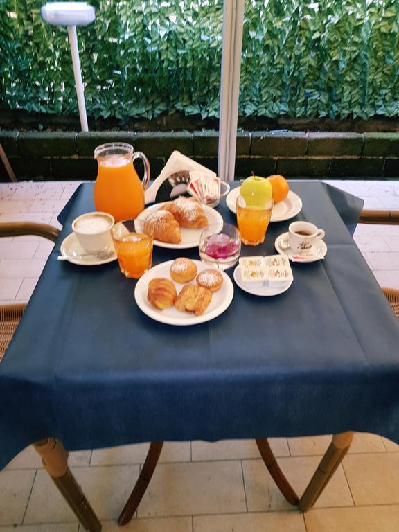 Hotel St Pierre Римини Экстерьер фото