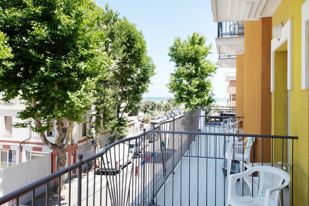 Hotel St Pierre Римини Экстерьер фото