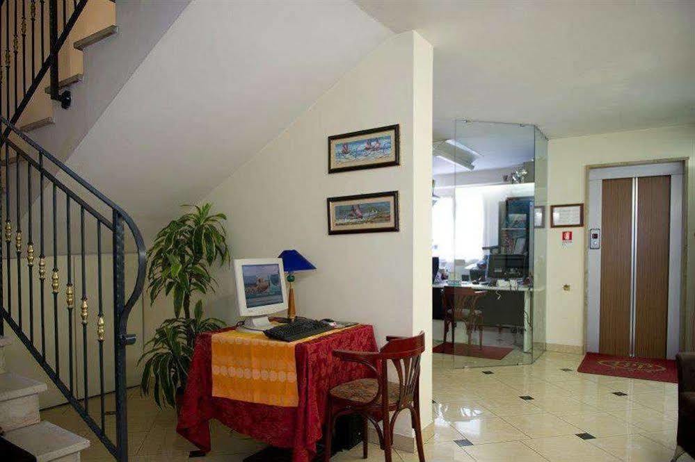 Hotel St Pierre Римини Экстерьер фото