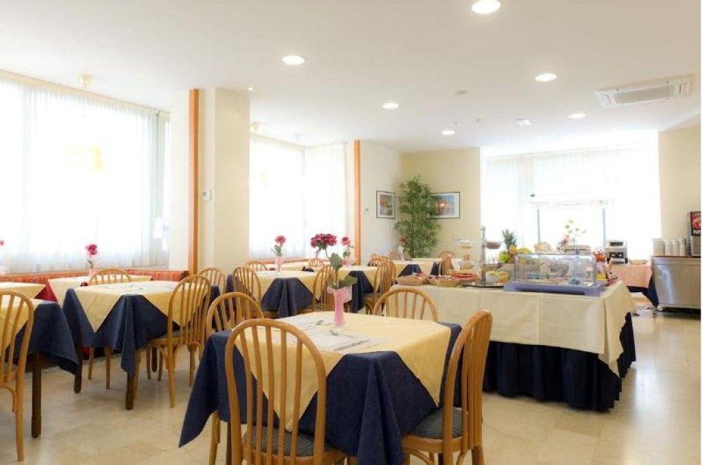 Hotel St Pierre Римини Экстерьер фото