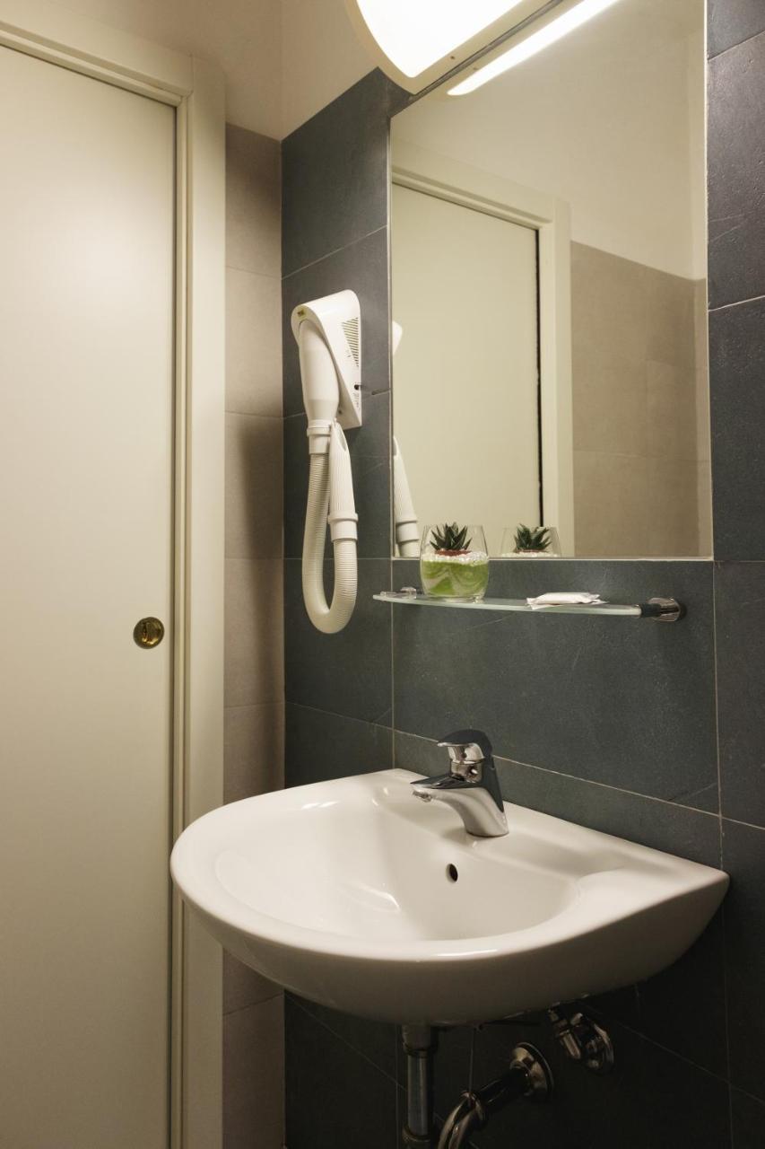 Hotel St Pierre Римини Экстерьер фото